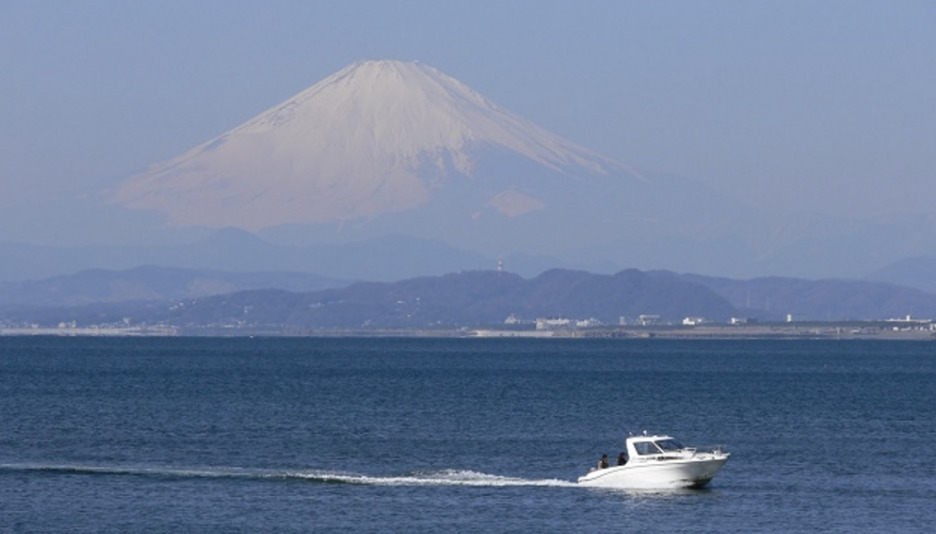 逗子マリーナからのクルージングでは天気次第で富士山も挑めます